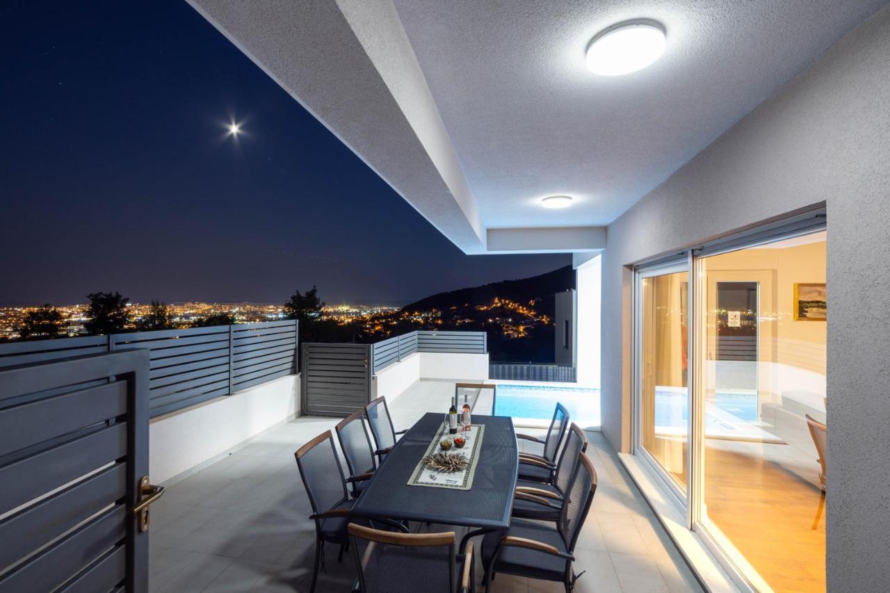 Villa Dorso With Heated Pool Klis Exterior photo