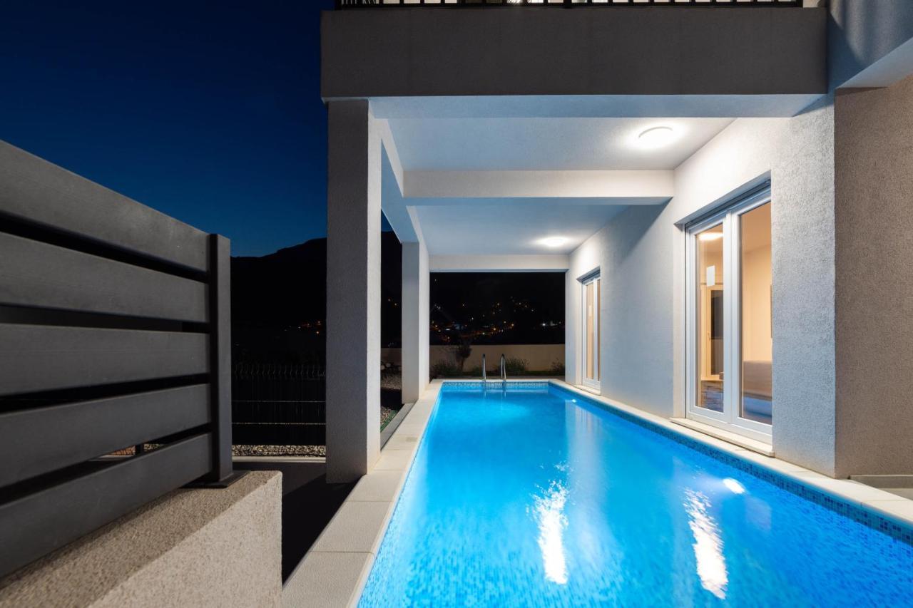 Villa Dorso With Heated Pool Klis Exterior photo