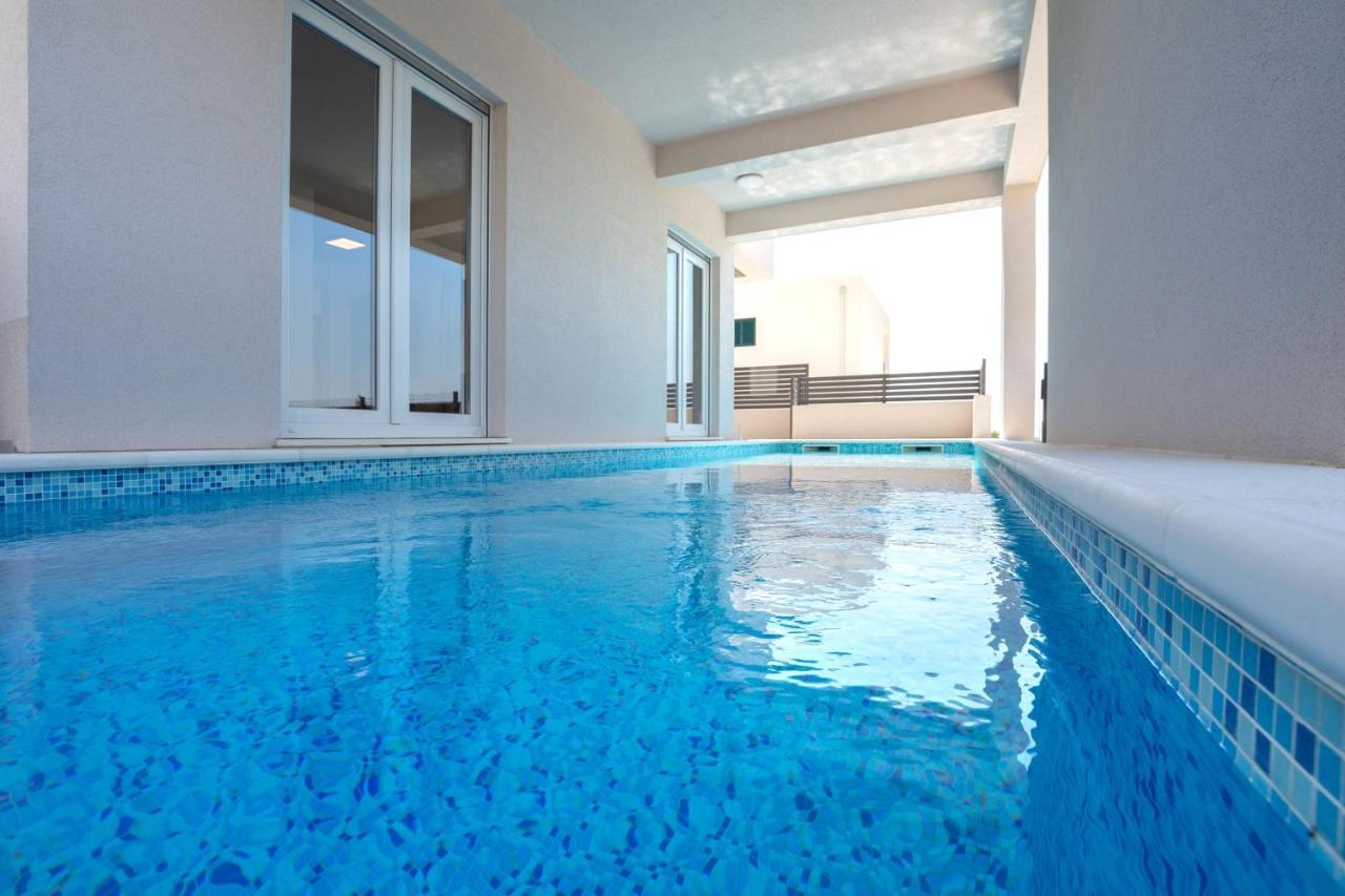 Villa Dorso With Heated Pool Klis Exterior photo