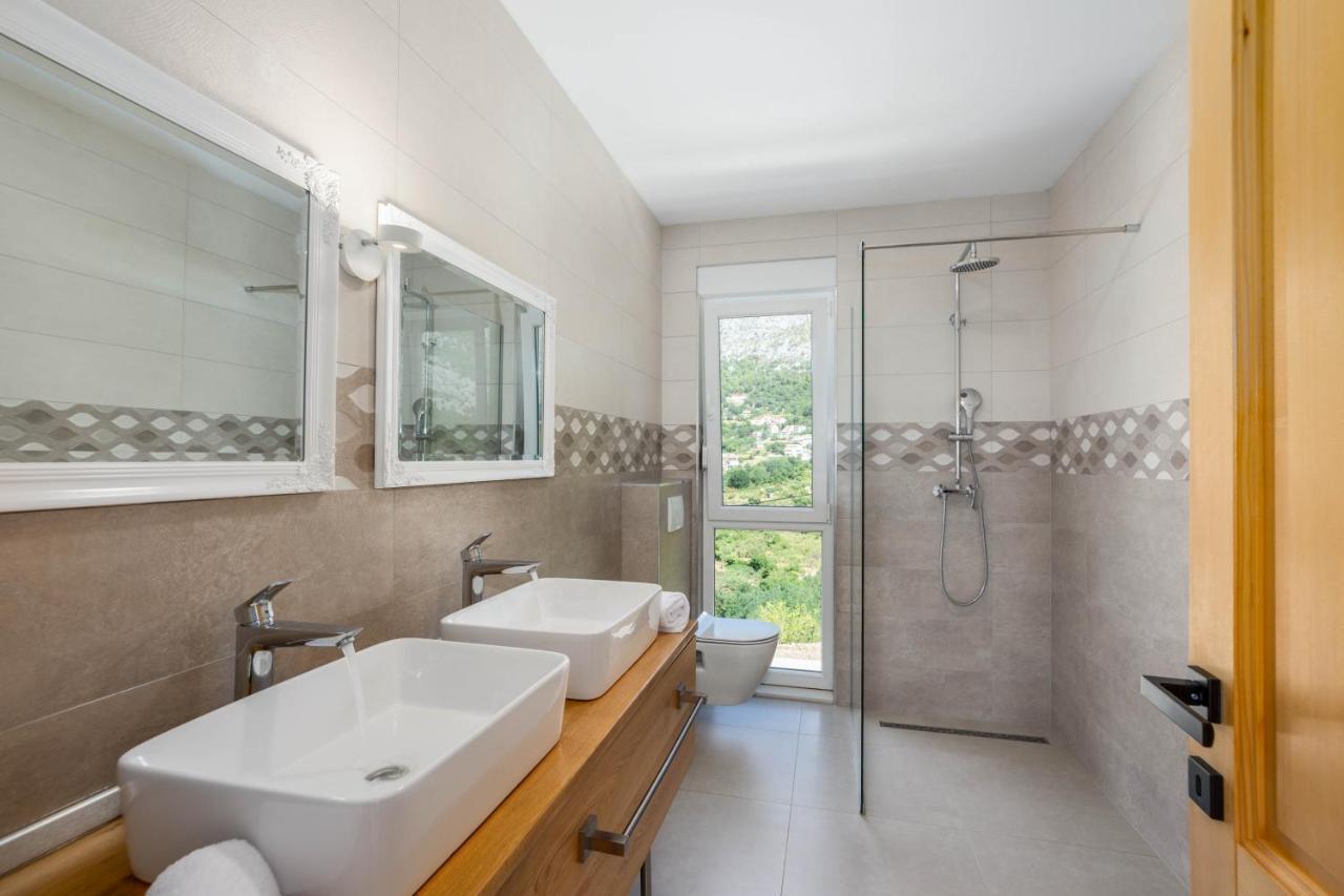 Villa Dorso With Heated Pool Klis Exterior photo