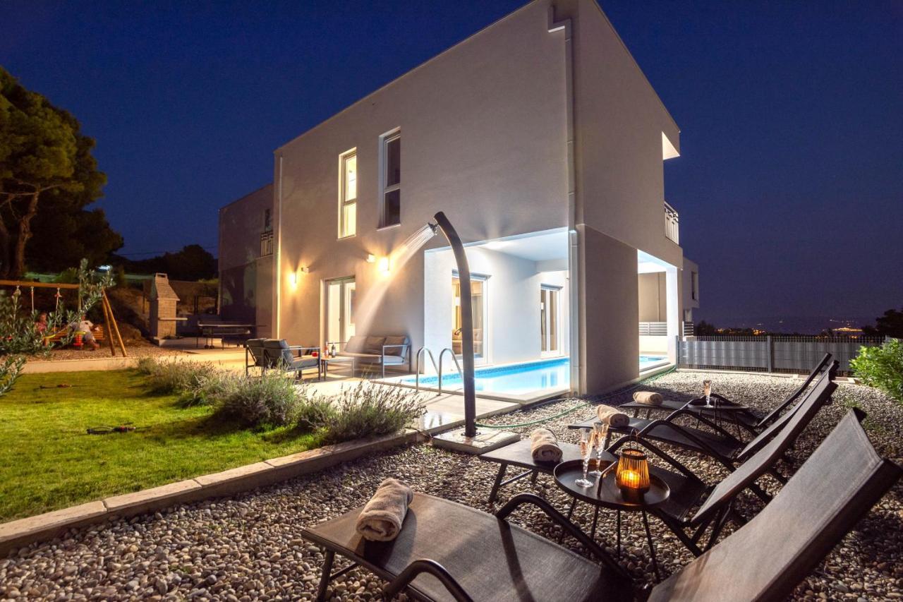 Villa Dorso With Heated Pool Klis Exterior photo