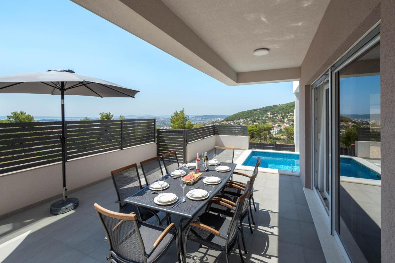 Villa Dorso With Heated Pool Klis Exterior photo