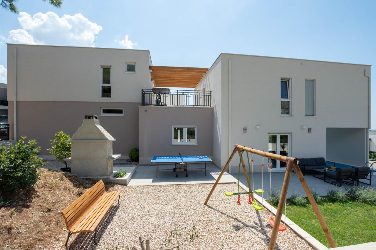 Villa Dorso With Heated Pool Klis Exterior photo